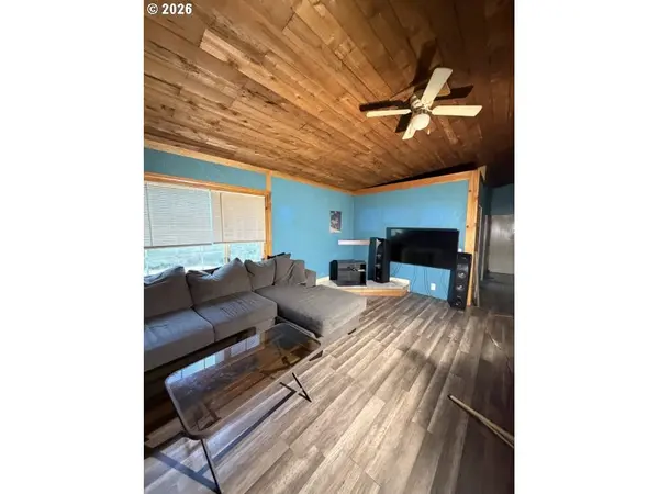 1499 CARLSON RD, Reedsport, OR 97467