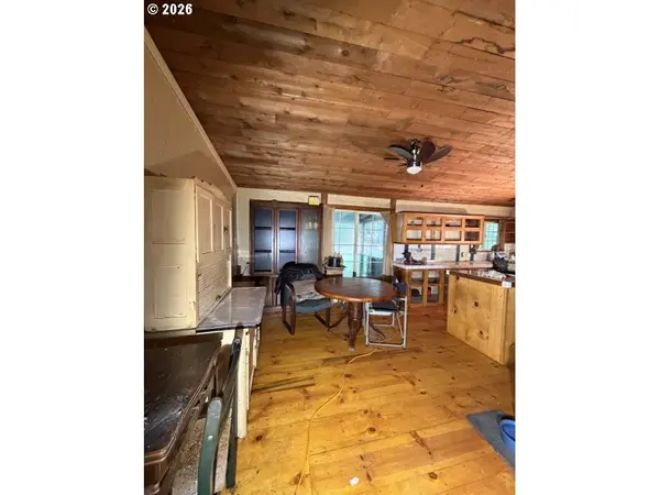 1499 CARLSON RD, Reedsport, OR 97467