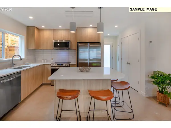 2532 SW Custer ST, Portland, OR 97219