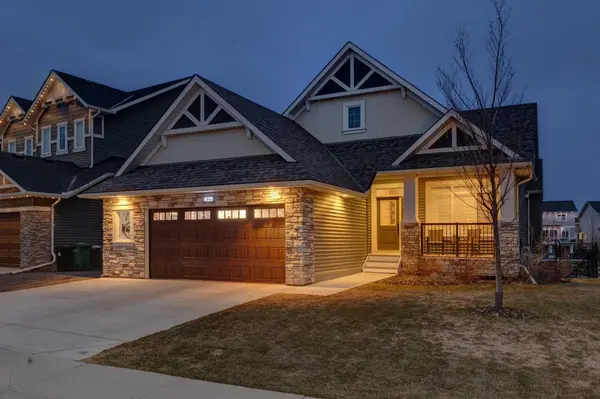 625 Bayside LN, Airdrie, AB T4B 4G7