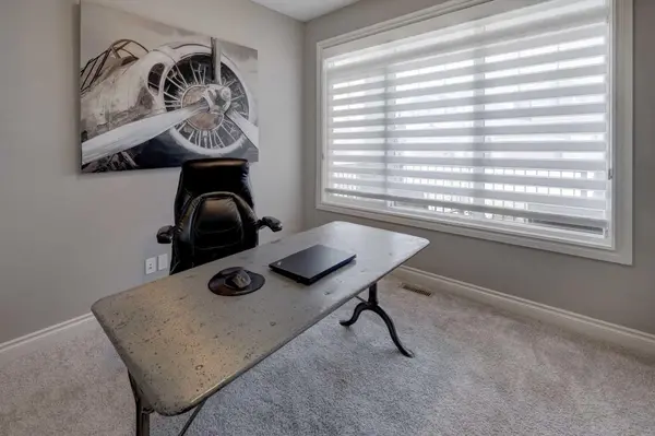 625 Bayside LN, Airdrie, AB T4B 4G7