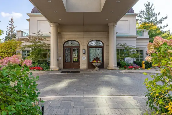 10 Bloorview PL #714, Toronto C15, ON M2J 0B1