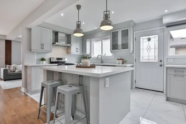 92 Picola CT, Toronto C15, ON M2H 2N4