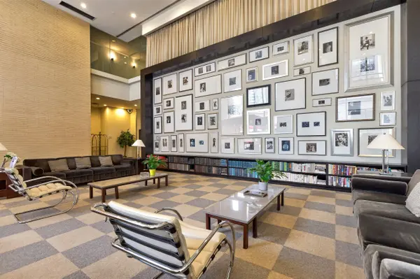 438 King ST #1416, Toronto C01, ON M5V 3T9