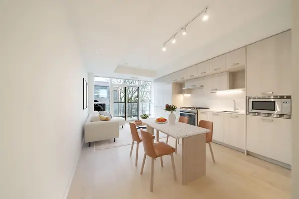 1331 Queen ST E #413, Toronto E01, ON M4L 0B1