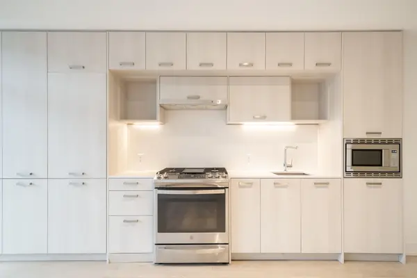 1331 Queen ST E #413, Toronto E01, ON M4L 0B1