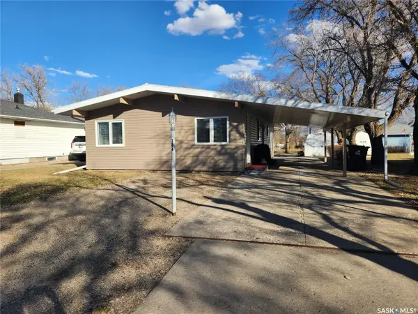 304 Second AVENUE E, Lampman, SK S0C 1N0