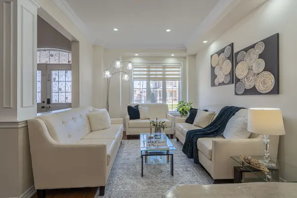 36 Naperton DR, Brampton, ON L6R 0Z5