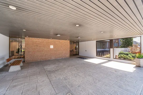 270 Scarlett RD #205, Toronto W03, ON M6N 4X7