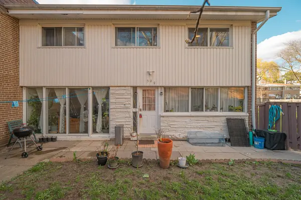 30 Sentinel RD #2, Toronto W05, ON M3M 2Y8