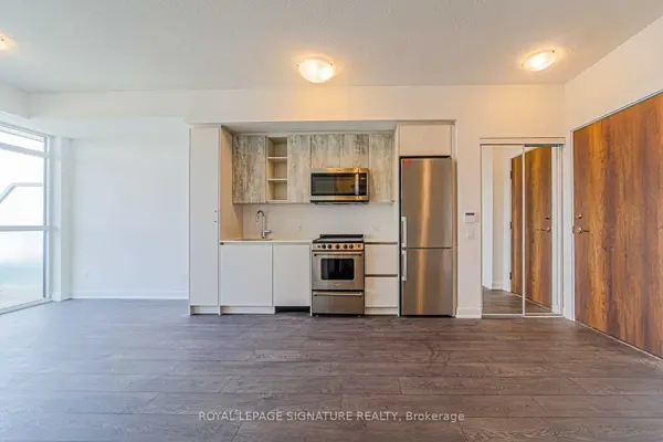 251 Manitoba ST #2401, Toronto W06, ON M8Y 4G9