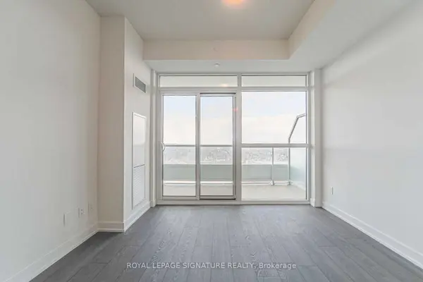 251 Manitoba ST #2401, Toronto W06, ON M8Y 4G9