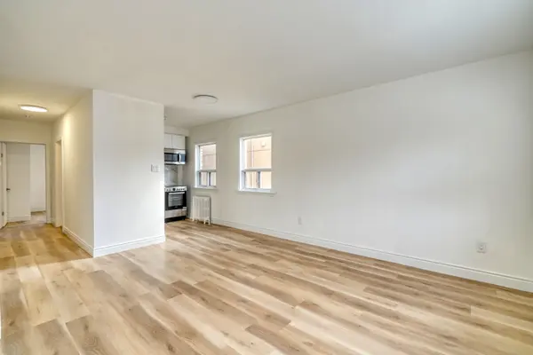 101 Sixteenth ST, Toronto W06, ON M8V 3J9