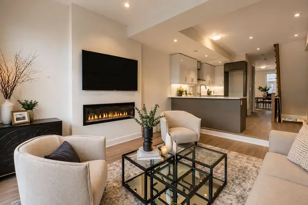 11 Innes AVE, Toronto W03, ON M6E 0B2