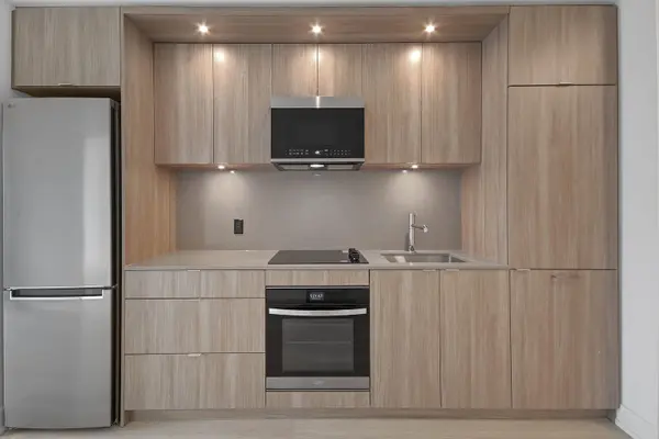 25 Cordova AVE #1209, Toronto W08, ON M9A 0E5