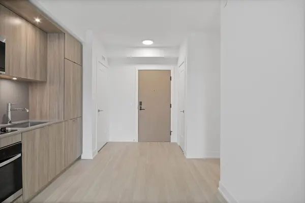 25 Cordova AVE #1209, Toronto W08, ON M9A 0E5