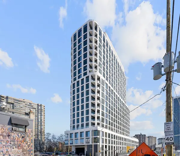 25 Cordova AVE #1814, Toronto W08, ON M9A 0E5