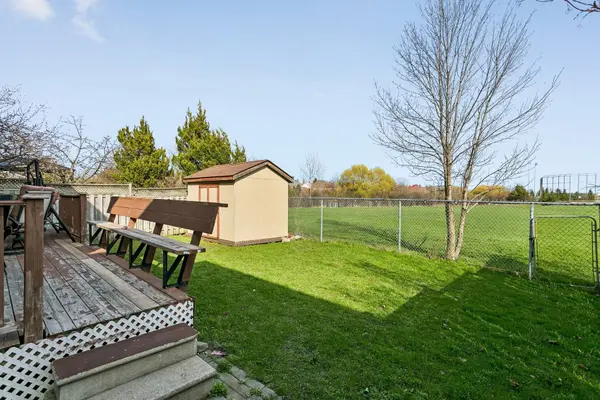 6769 Gracefield DR, Mississauga, ON L5N 6T5