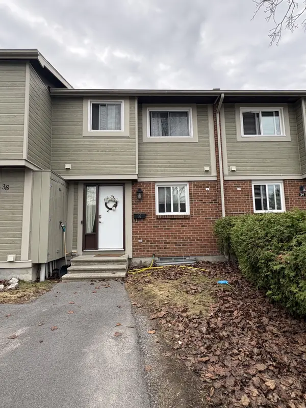 36 Barrow CRES #78, Kanata, ON K2L 2K1