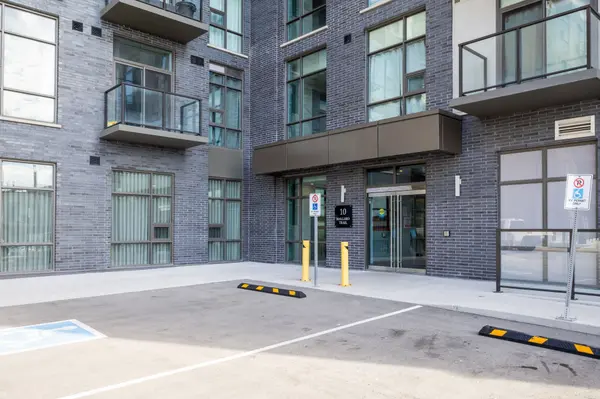 10 Mallard TRL #438, Hamilton, ON L8B 2A7