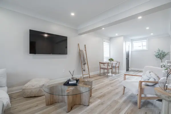 235 Balmoral AVE, Hamilton, ON L8L 7S1