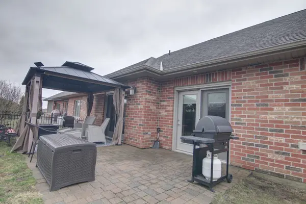 8 Green Arbour WAY, Kawartha Lakes, ON K9V 0E6