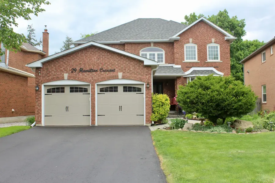 29 Hamilton CRES, Halton Hills, ON L7G 5K9
