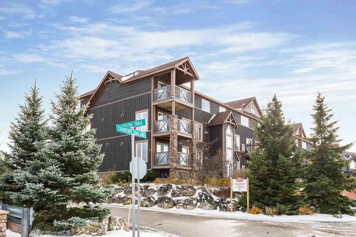 6 Joseph TRL #201, Collingwood, ON L9Y 0J2