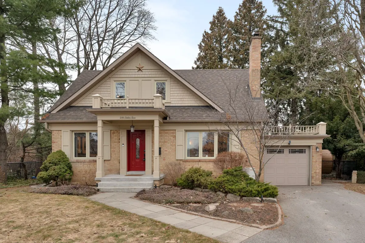 2184 Guthrie LN, Mississauga, ON L4Y 1W9