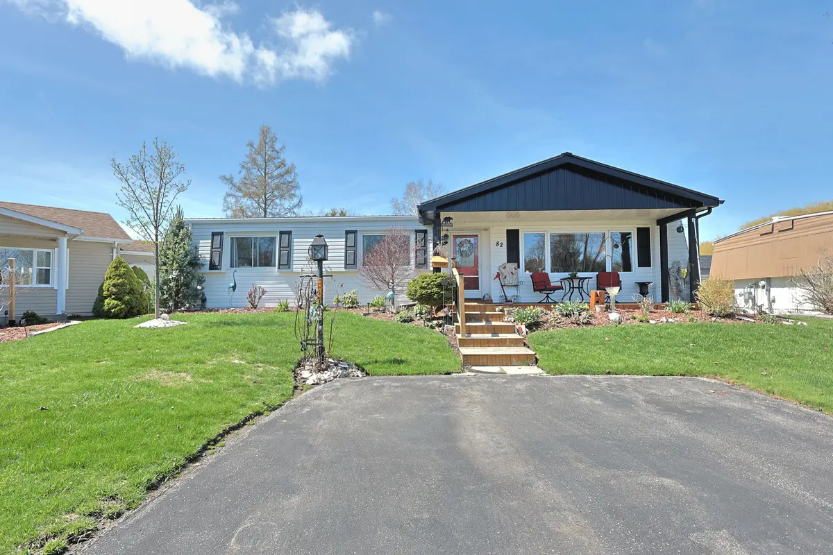 82 Dunes DR, South Huron, ON N0M 1T0