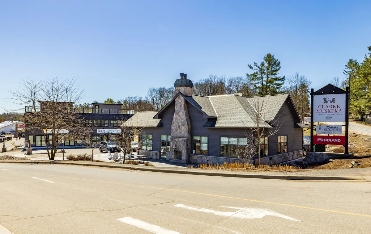 2 Bruce Wilson DR, Muskoka Lakes, ON P0B 1J0