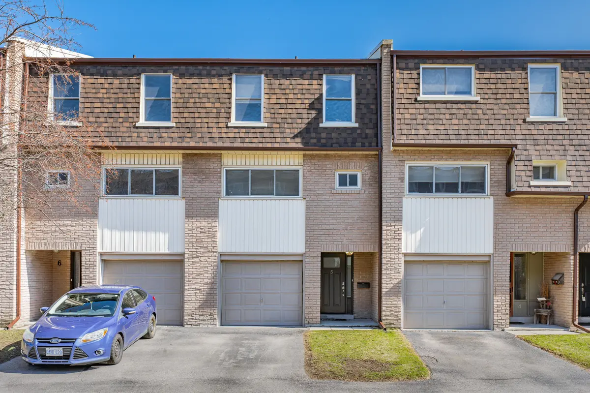 230 Blair RD #5, Cambridge, ON N1S 2J8