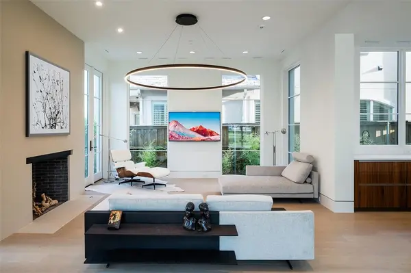 5048 Airline Road, Highland Park, TX 75205