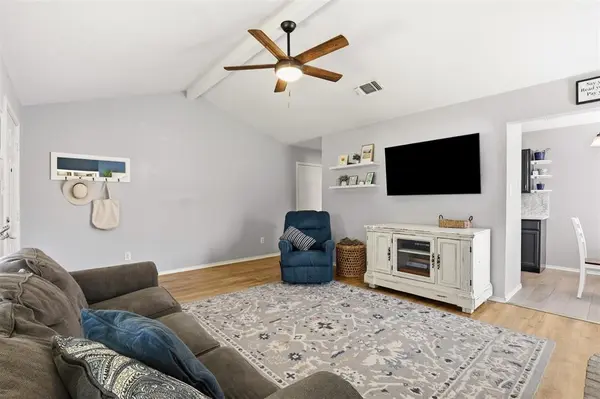 10232 Sunset View Drive, Fort Worth, TX 76108