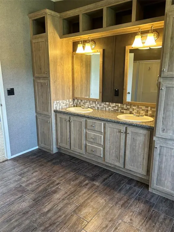 138 Hcr 2202 N, Aquilla, TX 76622