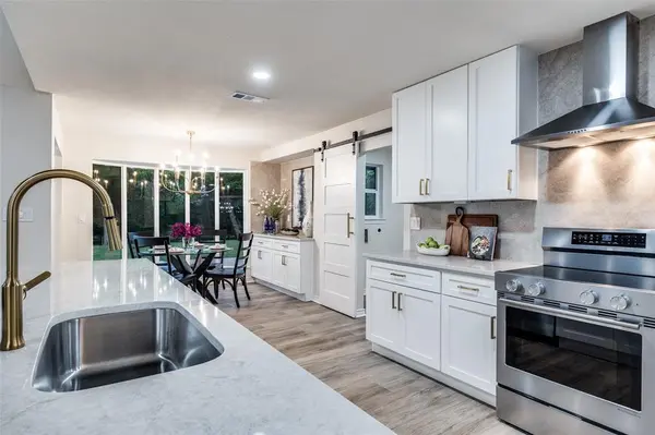 2400 Timbercreek Drive, Plano, TX 75075