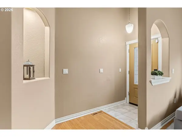 852 T ST, Springfield, OR 97477