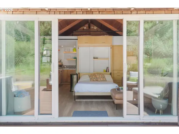 7720 S Macadam AVE, Portland, OR 97219