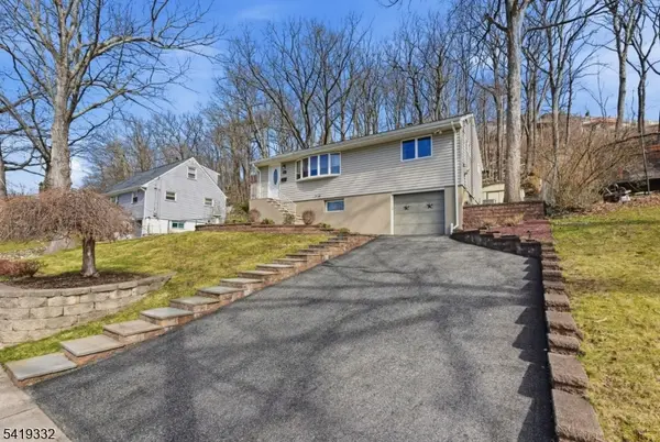 116 Rafkind Rd, Bloomingdale Boro, NJ 07403