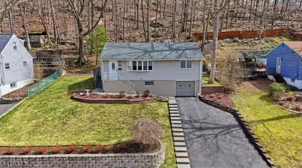 116 Rafkind Rd, Bloomingdale Boro, NJ 07403