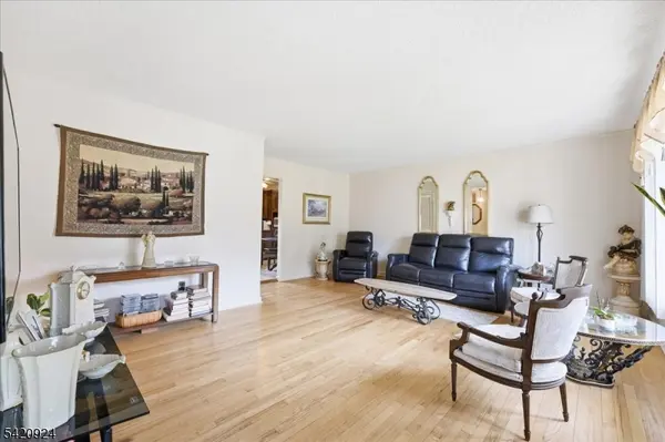 100 Hayes Ave, Clark Twp., NJ 07066