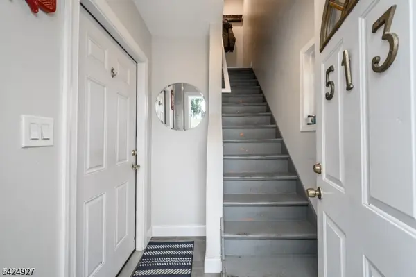 513 E Price St, Linden City, NJ 07036