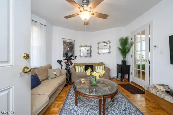 513 E Price St, Linden City, NJ 07036