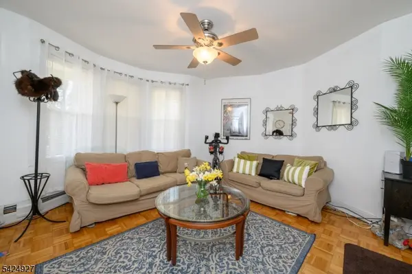 513 E Price St, Linden City, NJ 07036