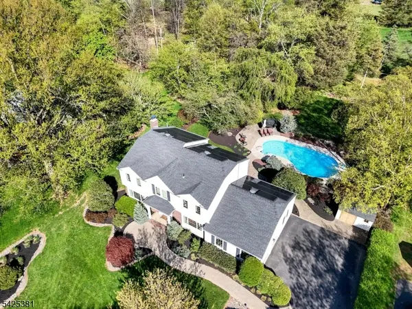 7 Evergreen Ct, Hillsborough Twp., NJ 08844