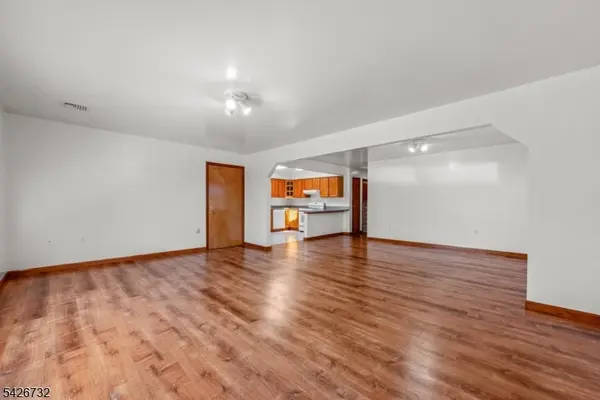 937 Grove St, Elizabeth City, NJ 07202