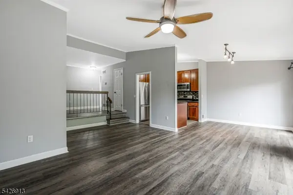 206 Spruce Hills Dr #206, Glen Gardner Boro, NJ 08826