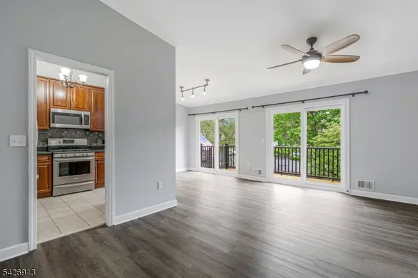 206 Spruce Hills Dr #206, Glen Gardner Boro, NJ 08826