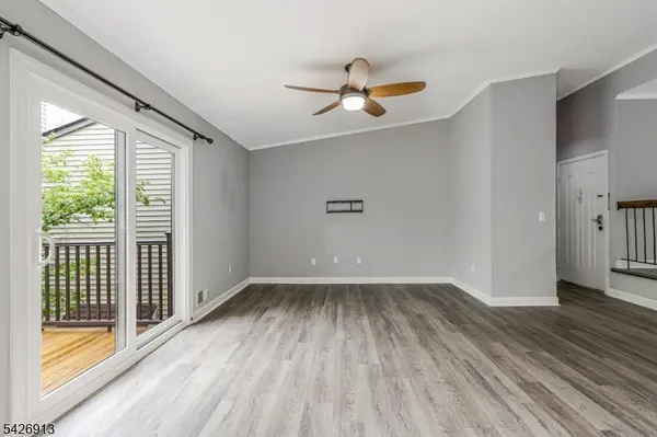 206 Spruce Hills Dr #206, Glen Gardner Boro, NJ 08826