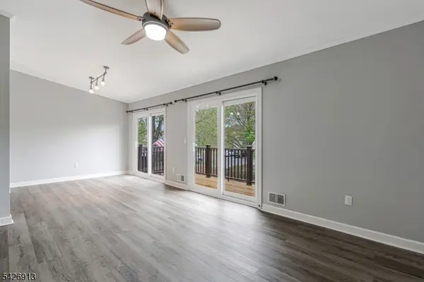 206 Spruce Hills Dr #206, Glen Gardner Boro, NJ 08826